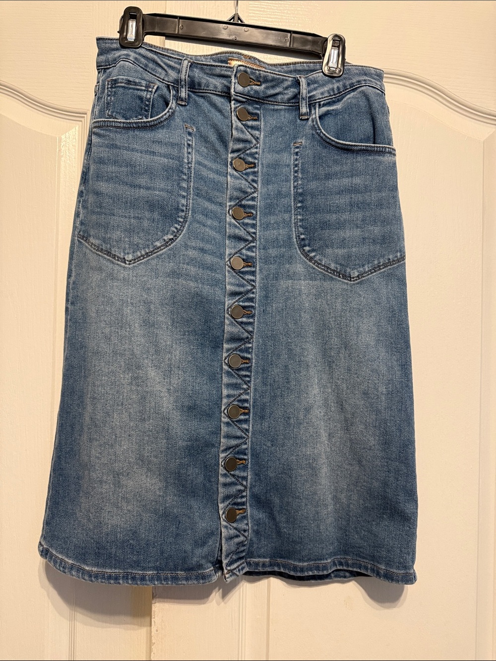 Kut from the Kloth Light Blue Denim Skirt with Leather Logo Patch